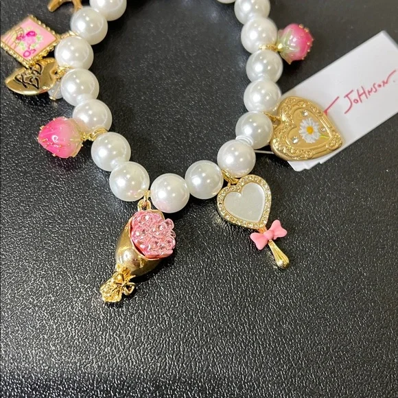 Betsey Johnson | Feminine Vintage Valentines Inspired Charm Bracelet 🌸 💗🍫🎀🌹🕊️ - Picture 8 of 12